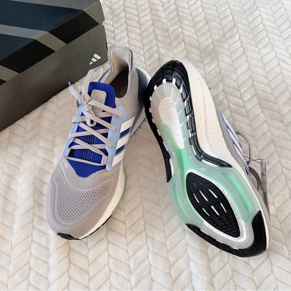 Men's Adidas Ultraboost 22 Running Shoes - Picture 13 of 14